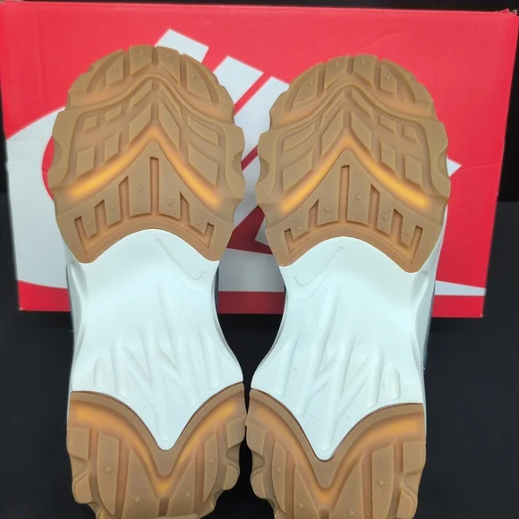 Nike TC 7900 Women’s Sneakers Shoes US 8.5 Pale Ivory Armory Navy DD9682 103 - Picture 8 of 13